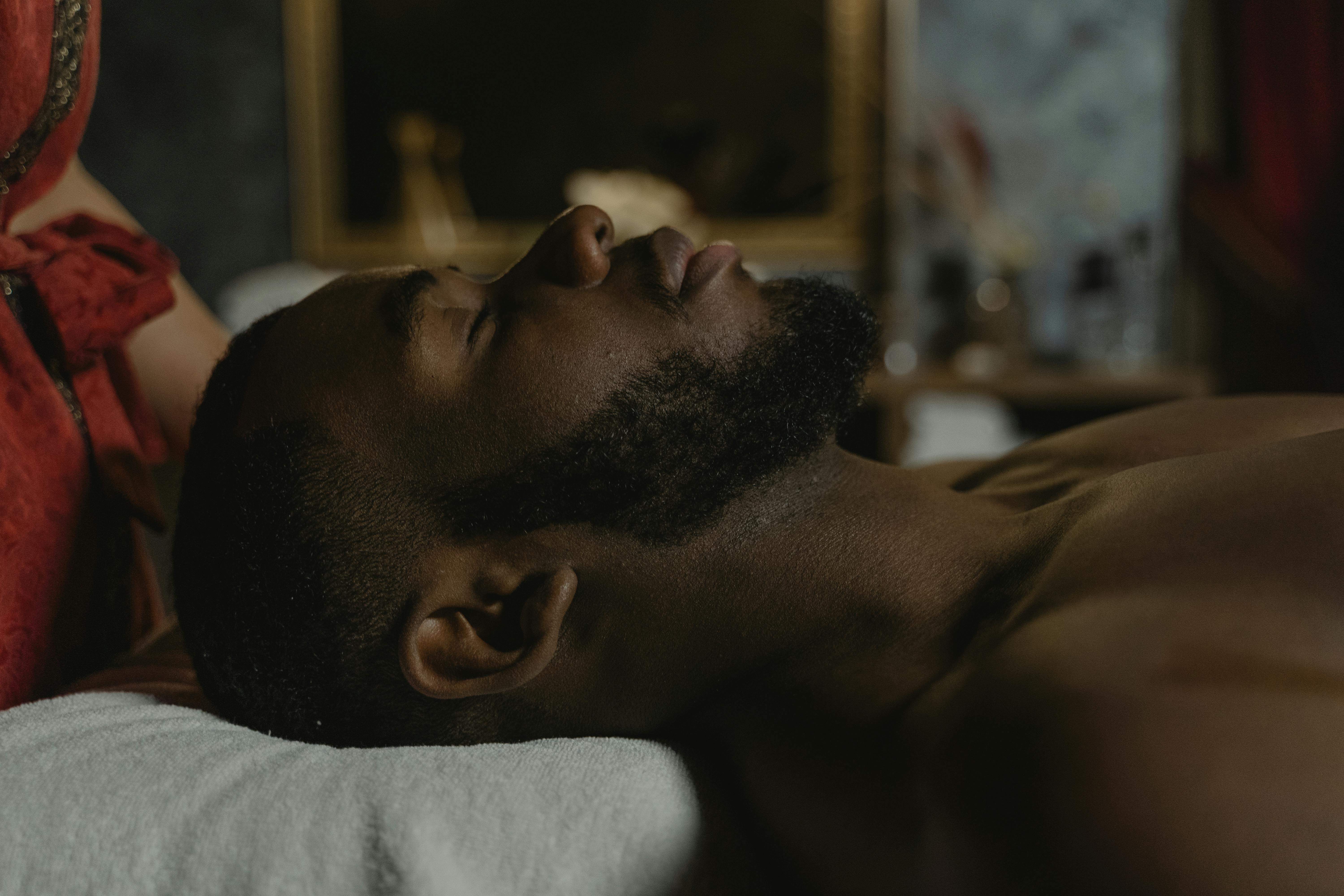 Luxmassage premium service branding